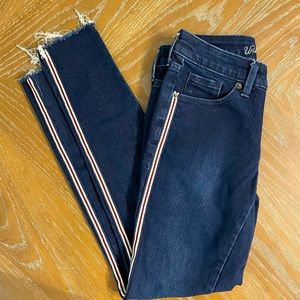 Universal Thread striped jeans- 00